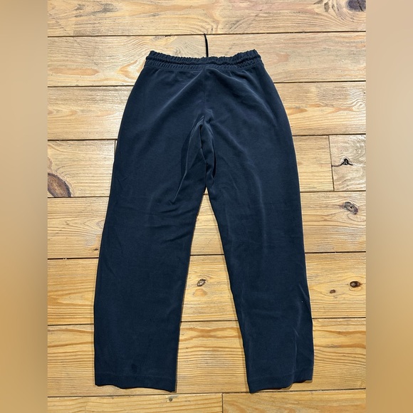 Barely Worn Athleta Seasoft Mid Rise Straight Pants Black Size XS Petite - Picture 6 of 7